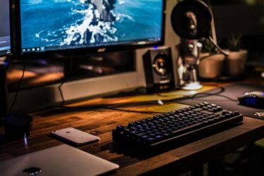 【2026年版】ゲーミングPCは何年使える？寿命・買い替え時期・長く使う方法を解説